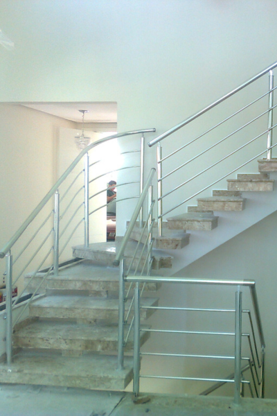 guarda-corpo torre de inox
botão de inox
travessas