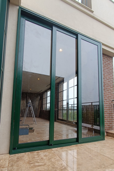 vidraçaria
janela
esquadria de aluminio
sacada
portas
box
janela
pia
cobertura de vidro