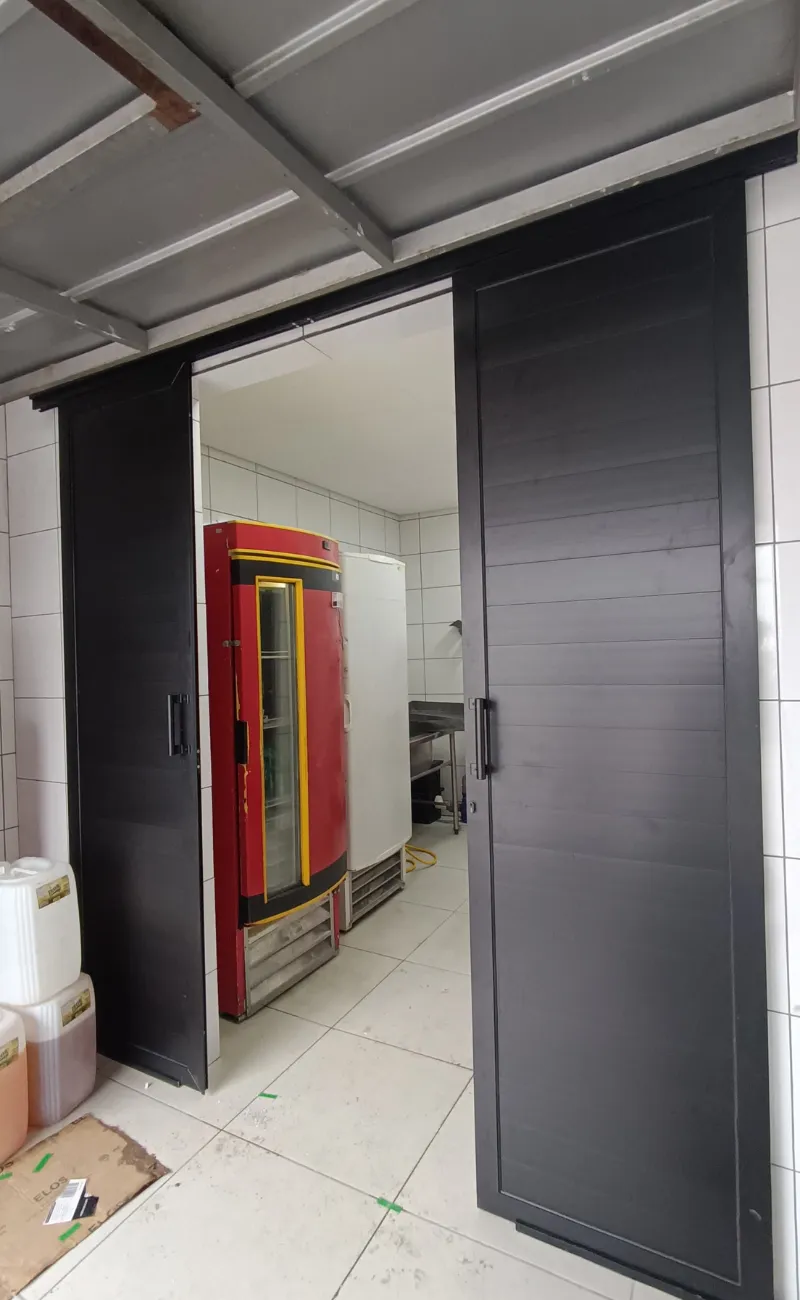 Porta de giro lambril