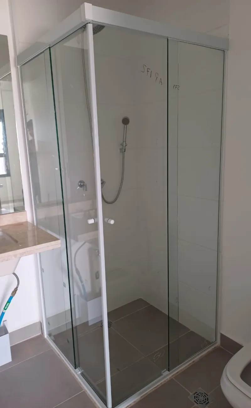 box de vidro de canto