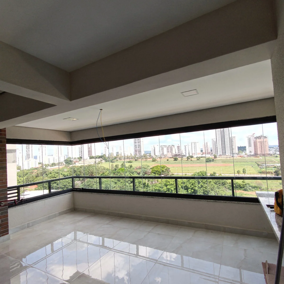 varanda com blindex — foto de fechamento de sacda
