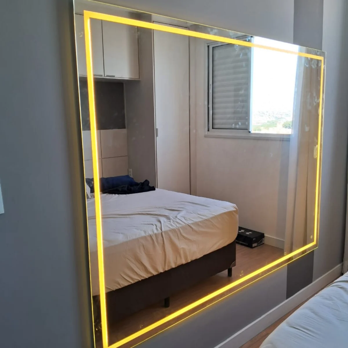 box de vidro — foto de espelho